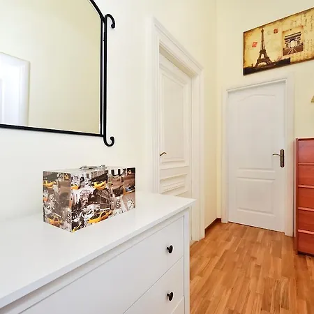 アパート Ida ザダル